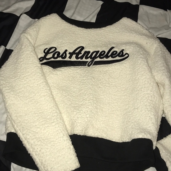 Fluffy PINK pullover - Picture 2 of 4